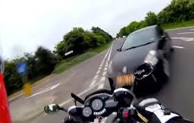 Polícia divulga vídeo de motociclista que filmou sua própria morte - VÍDEO