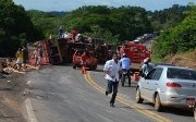 Duas carretas batem de frente na curva da morte na BR 364