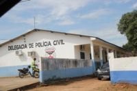 Polícia prende homem por porte ilegal de armas