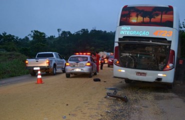 Grave acidente na BR 364 entre ônibus da Eucatur e carreta deixa um morto e vários feridos – Fotos