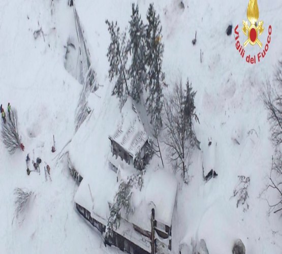 Hotel é atingido por avalanche e deixa ao menos 30 mortos na Itália