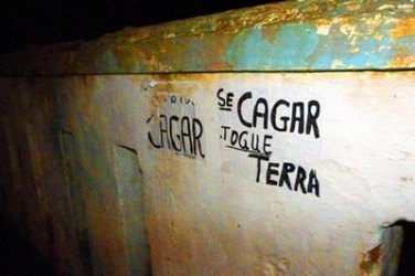 CEMITÉRIO SANTA CRUZ – Abandono, lixo e merda