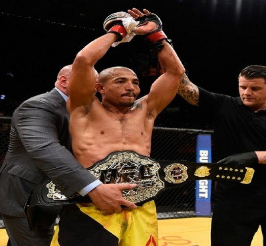 José Aldo vence Edgar, retoma cinturão e mira McGregor: ´Vou vencer esse merda`