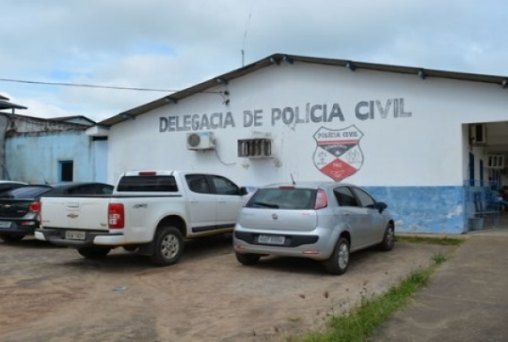 Ladrões arrancam balaustre e furtam ferramentas de construção