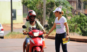 SEMTRAN realiza blitz educativa em Cacoal