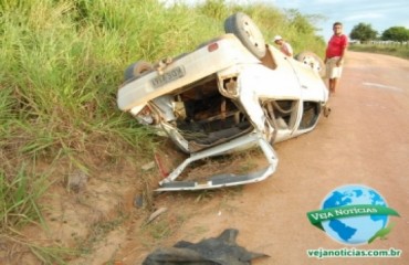 CUJUBIM – Capotamento deixa uma pessoa morta e três feridas – Fotos