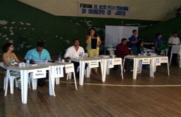 Candidatos a prefeito de Jaru participam de debate