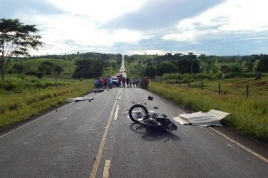 Motociclistas morrem em acidente na BR 435