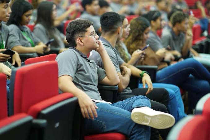 ALAN QUEIROZ: Alero celebra o Dia do Estagiário com palestras e atividades especiais