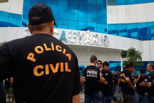 PROTESTO – Policiais civis realizam manifestação contra decreto do governo 