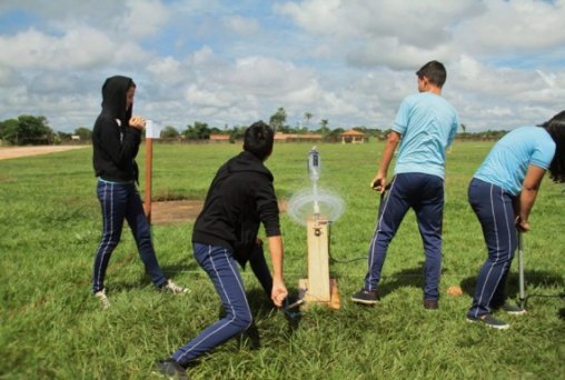 Alunos rondoniense lançam foguetes em direção à Olimpíada de Astronomia