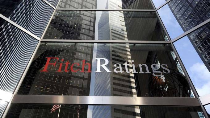 Fitch rebaixa nota do Brasil após suspensão da reforma