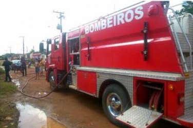 Incêndio destrói parcialmente residência na capital