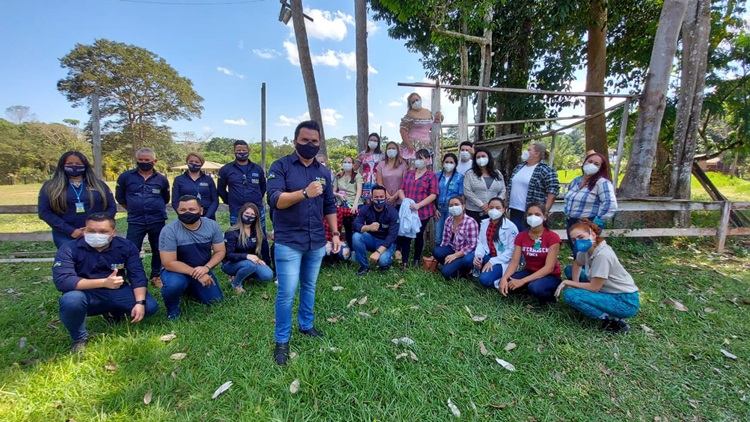 ÁREA RURAL: Vereador Edimilson Dourado realiza ação social na Colônia Viçosa