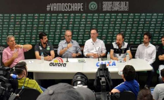 Chape diz que novo técnico chegará com títulos e bagagem internacional