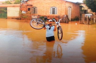 Comunidade do Bairro Lagoinha clama por melhorias diante do caos que se encontra setor - FOTOS