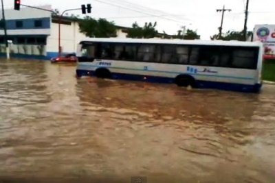 Internauta registra enchente em bairro da capital  