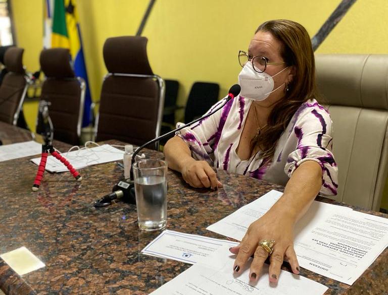 Câmara aprova Moção de Aplauso pelo Dia do Condutor de Ambulância e dos médicos municipais Autora da propositura é a vereadora Ellis Regina