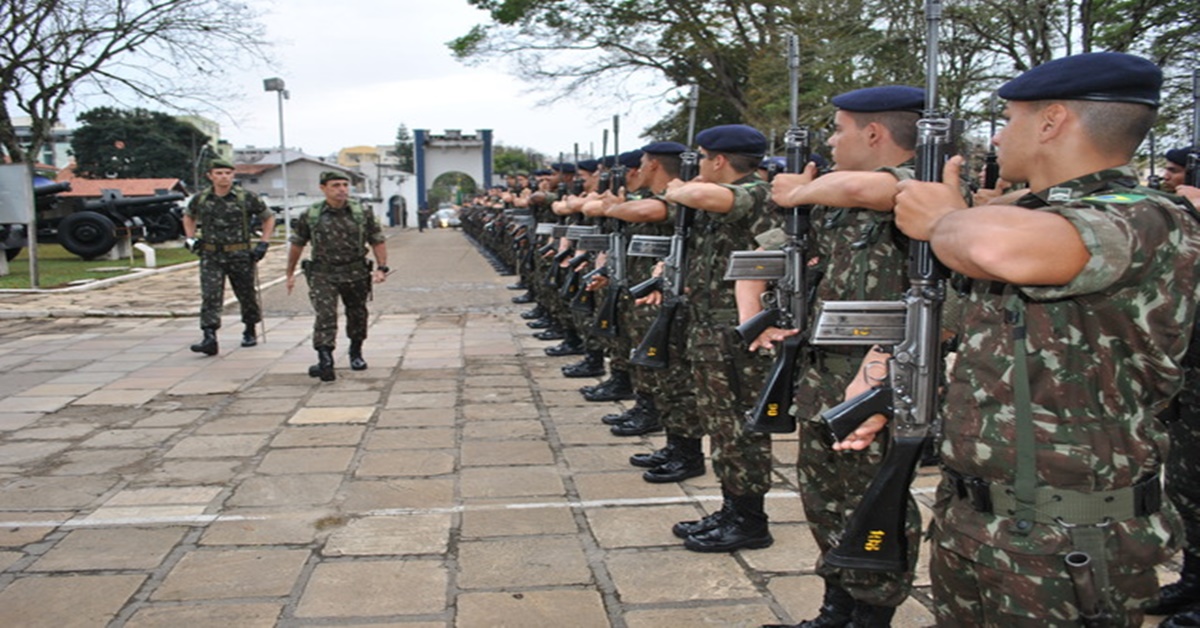 ENSINO MÉDIO: Escola de Sargento das Armas abre concurso público com 1100 vagas