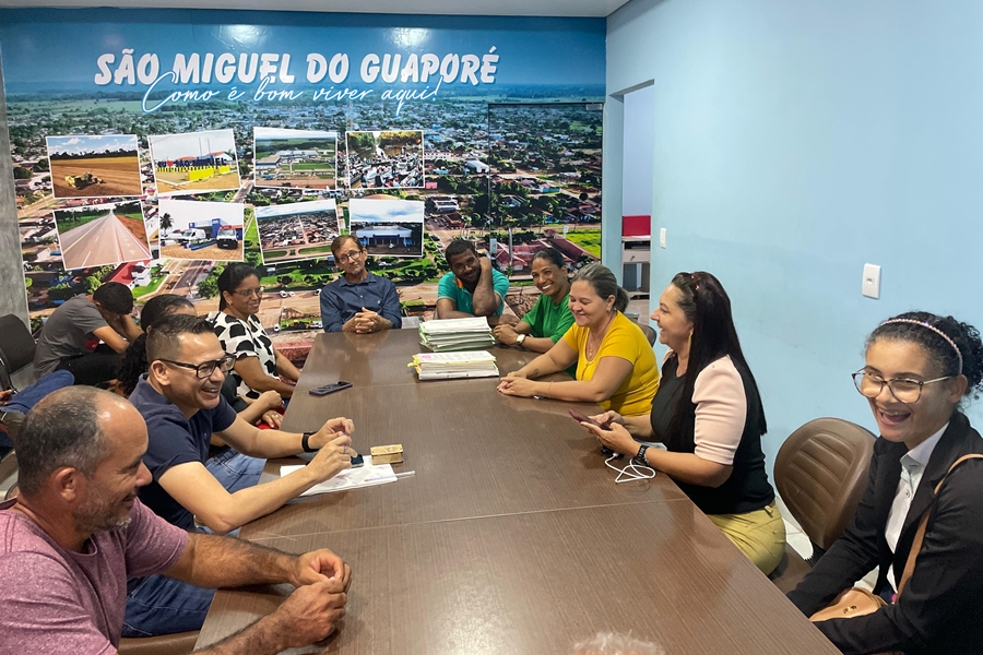 LEBRINHA: Deputada elogia São Miguel do Guaporé por oferecer transporte para alunos 