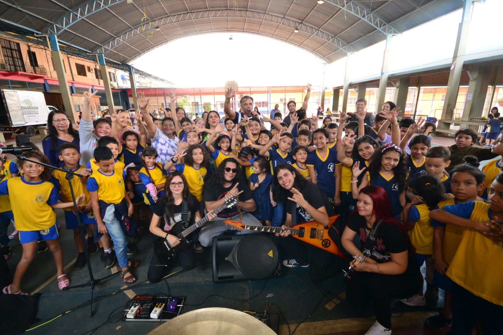 Estudantes participam do Festival Escola Show promovido pela Bem Dita Praia em Porto Velho