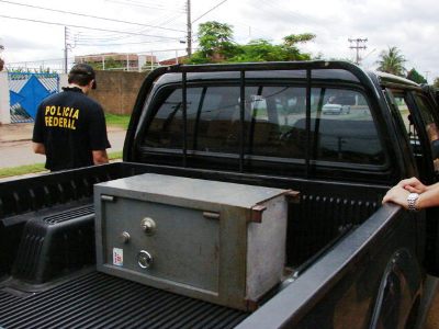 GAROUPA - Cerca de 700 vigilantes receberam R$ 100 reais  Expedito e Val