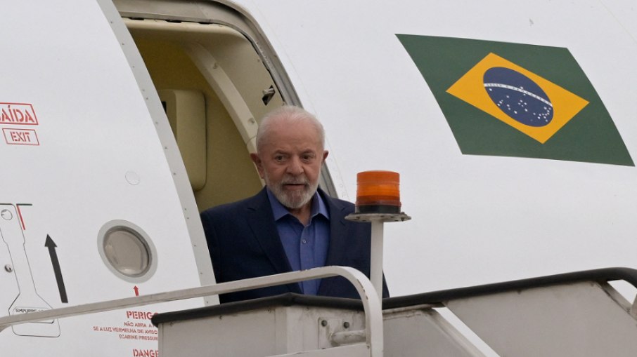 SUSTO: Piloto do avião de Lula pediu ajuda de bombeiros após ter falha técnica