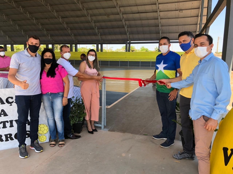 EM PIMENTA BUENO: Eyder Brasil Inaugura nova quadra da escola Nair Barros