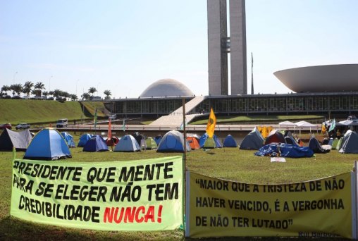 Vigília no Congresso Nacional puxa manifestações contra Dilma neste domingo