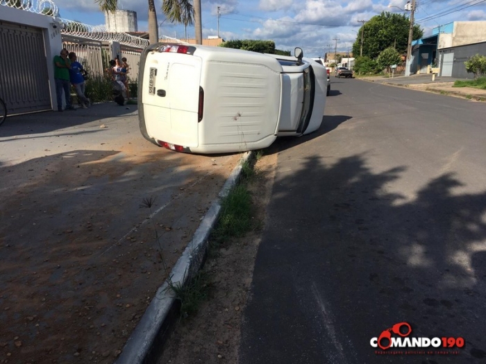 PERDEU O  CONTROLE:  Colisão entre veículos quase termina com uma tragédia em Rondônia