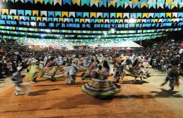 Expedito Júnior prestigia festa junina em Monte Negro