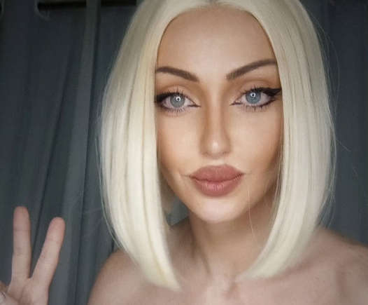 GENTE REBORN: Eles gastaram fortunas para se parecerem com bonecos famosos 