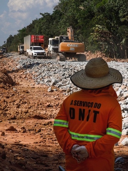 NOVO PAC: Ministro dos Transportes vistoria obras da BR-319 no Amazonas nesta sexta