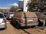 Carro completa 5 anos abandonado no aeroporto