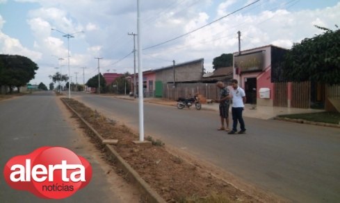 Indivíduos furtam fiação de via pública durante a madrugada