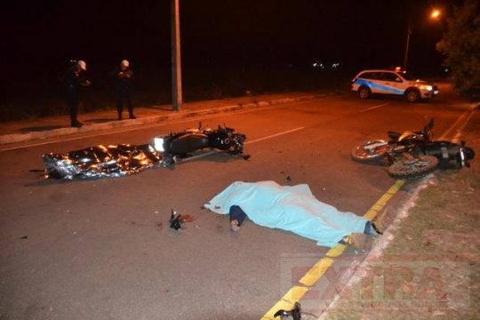 Motociclistas morrem em colisão na pista de acesso ao aeroporto