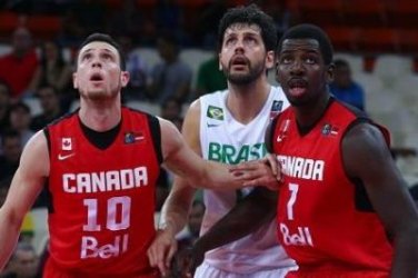 Basquete: Brasil é atropelado pelo Canadá e se complica