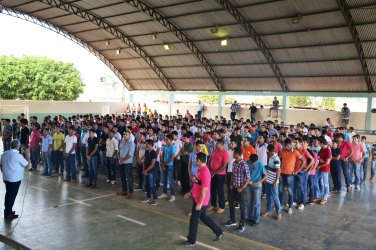 Centenas de jovens recebem dispensa militar