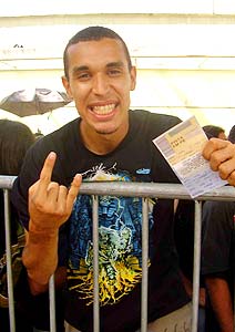 Rondoniense fã do Iron Maiden chega em São Paulo só com o ingresso para show -  foto