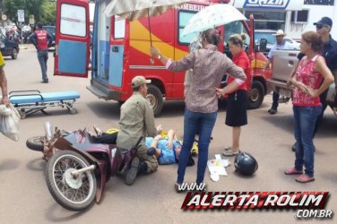 Acidente de trânsito deixa motociclista ferida