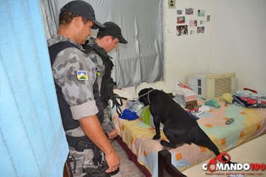 PM acaba com ponto de venda de drogas que funcionava em prédio no Centro de Ji-Paraná