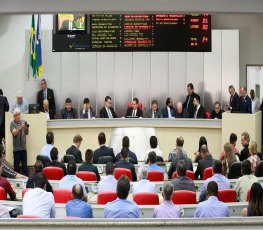 APERTO: Prefeitos pedem ajuda para fechar contas de 2017