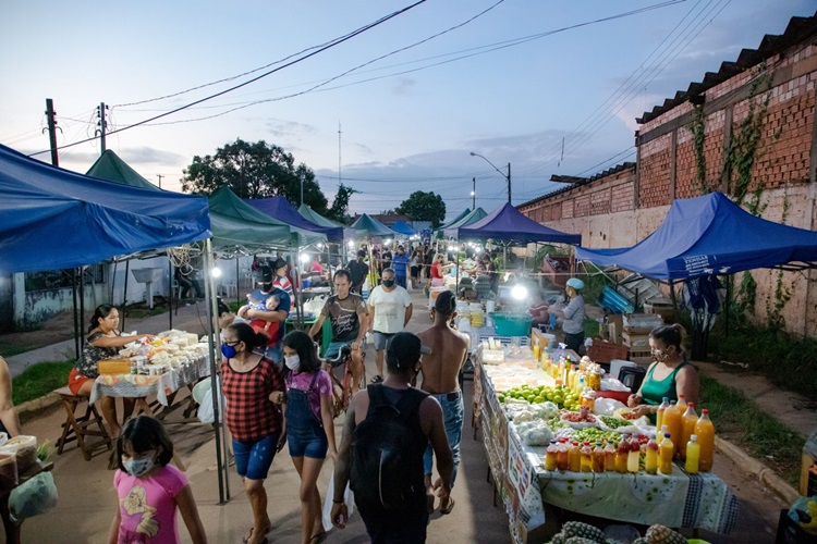 ZONA LESTE: Feira Noturna do Produtor Rural é opção para consumidor