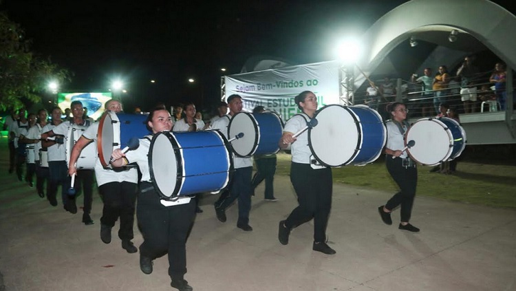 SEDUC: Desfiles de bandas e fanfarras marcam a abertura do Festival Rondoniense Estudantil de Artes de RO