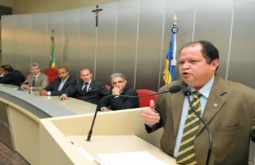 Inocentado pelo Tribunal de Contas, Miguel Sena questiona quem vai pagar pelo desgaste político e moral