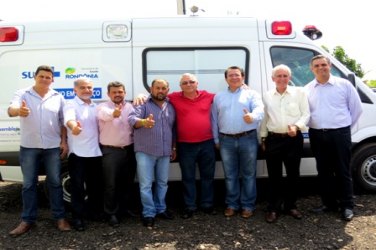 Deputado entrega ambulância e participa de inauguração em Cacoal