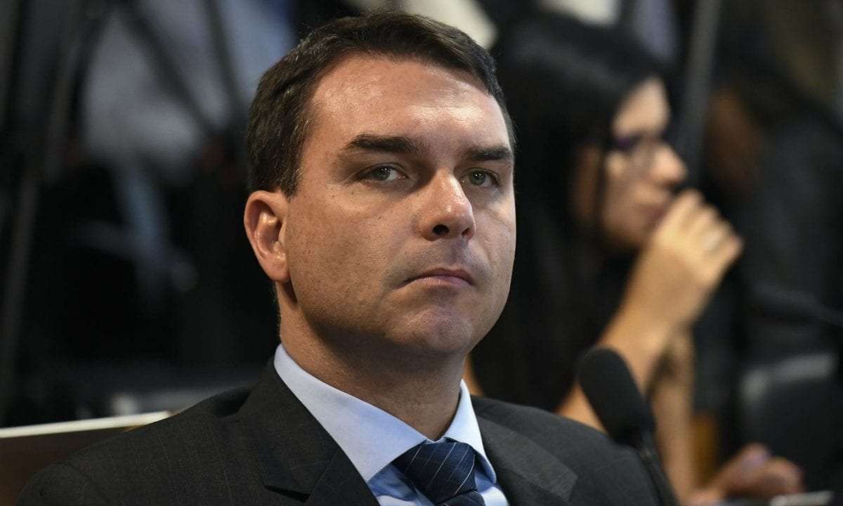 MEDO: Defesa de Flávio Bolsonaro entra com Habeas Corpus preventivo no Supremo