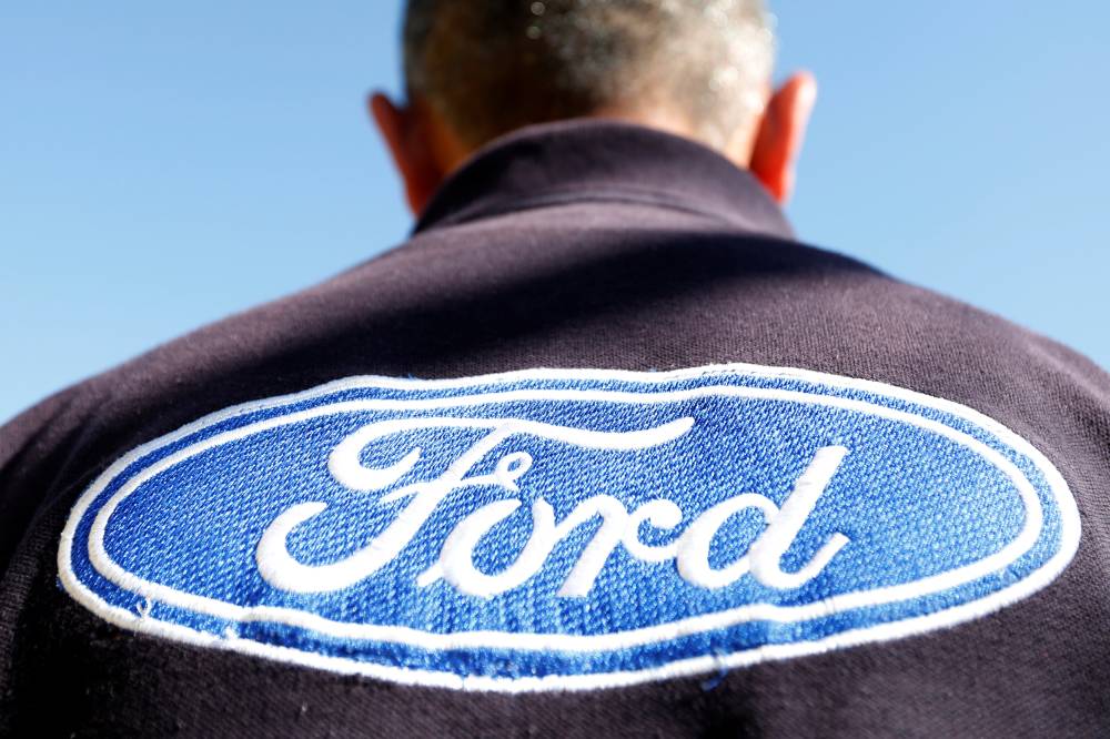 Ford pede que 2.900 motoristas parem de dirigir Ranger