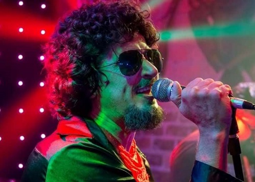 COVER:Catarinense Rodrigo Seixas interpreta Raul em show na capital