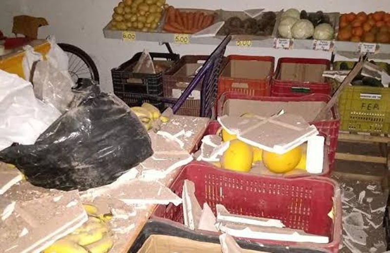 ARROMBAMENTO: Ladrões são flagrados após realizarem arrastão em frutaria